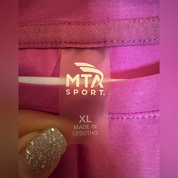 Lightweight Women's Pink Athletic Top - Picture 3 of 5